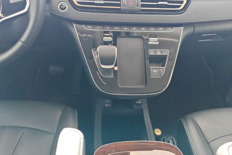 Used Hongqi HQ9 2023 2.0T Smart Connect Flagship Edition Gear Lever