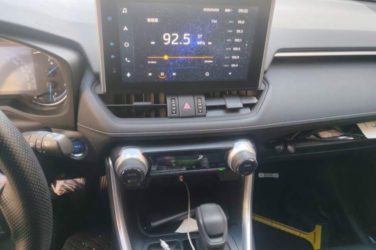 Used Toyota RAV4 2021 Dual-Engine 2.5L E-CVT Two-Wheel Drive Elite Edition
