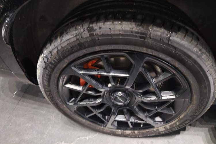 Used Zeekr 9X 2025 Moon Black Edition 70kWh
