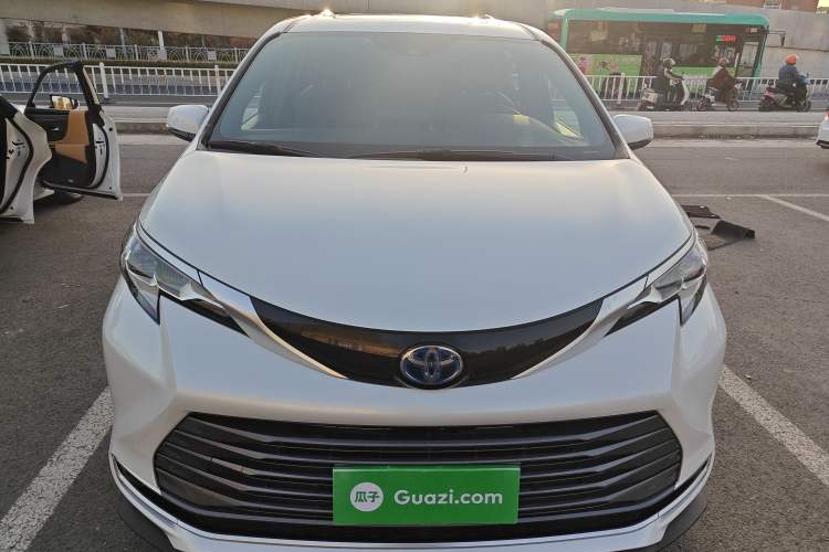 Used Toyota Sienna 2021 2.5L Hybrid Ultimate Edition