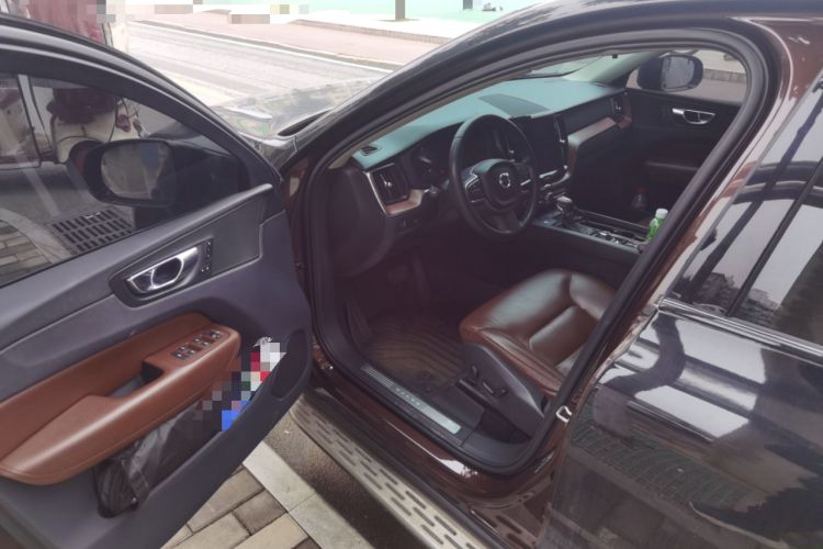 Used Volvo XC60 2019 T5 4x4 Smart Edition China V Standard