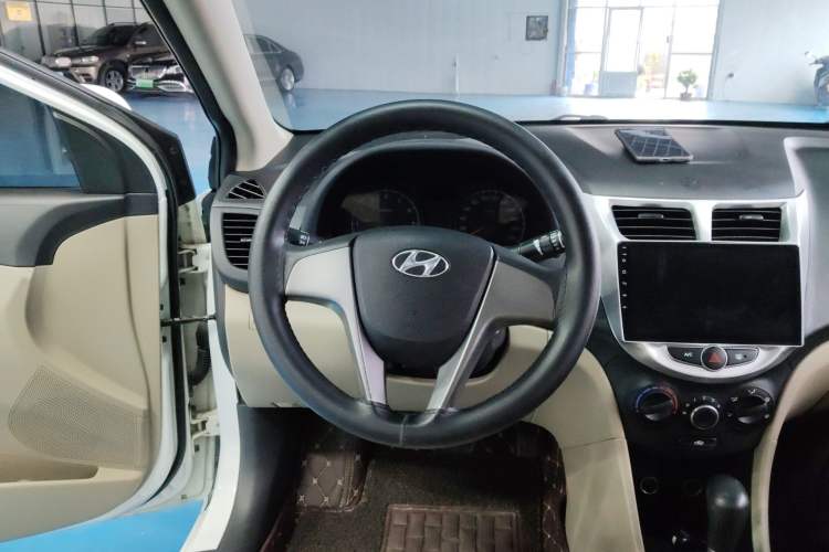 Used Hyundai Verna (older generation) 2014 1.4L Automatic Smart GLS
