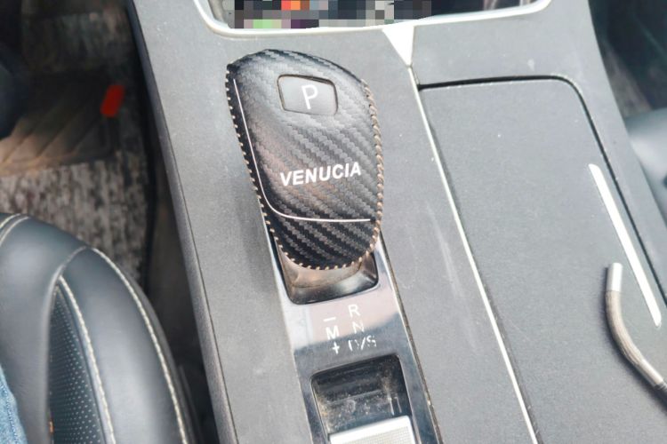 Used Venucia V 2021 260T Idol Edition
