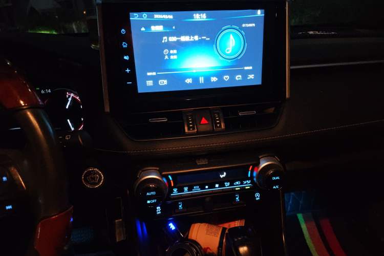 Used Toyota RAV4 2020 2.0L CVT Two-Wheel Drive Prestige Edition
