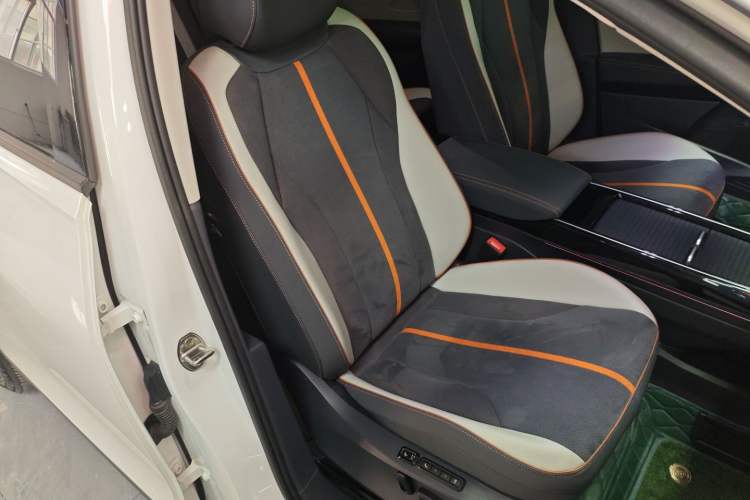 Used Volkswagen ID.6 CROZZ 2022 Long-Range PRO Edition Right Front Seat