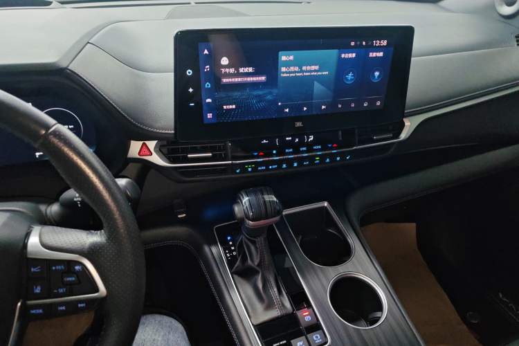 Used Toyota SIENNA 2021 2.5L Hybrid Platinum Edition Audio And AC Panel