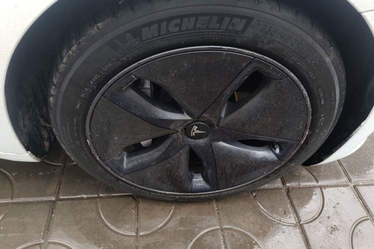 Used Tesla Model 3 2020 Standard Range Rear-Wheel Drive Upgraded Version Right Front Wheel Hub