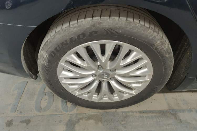 Used Infiniti Q70 2019 Q70L 2.0T Elite Plus Version
