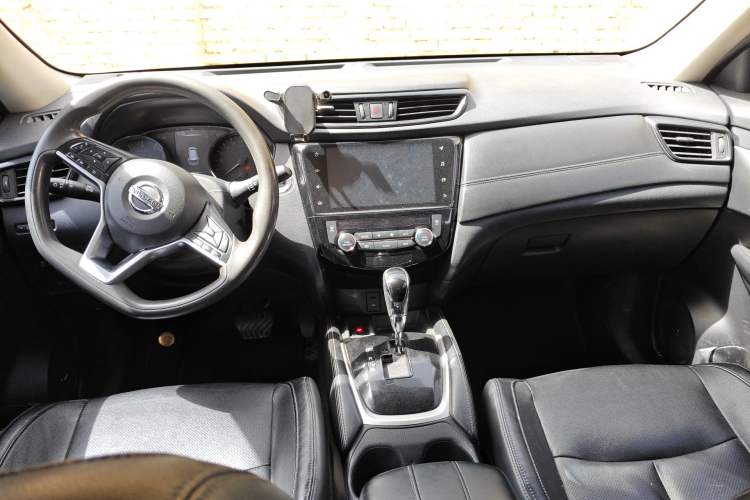 Used Nissan X-Trail 2020 2.5L XL CVT 4WD SmartConnect Advanced Edition Center Console