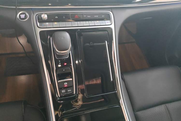 Used GAC Trumpchi M8 2021 Master Series 390T Prestige Edition Gear Lever