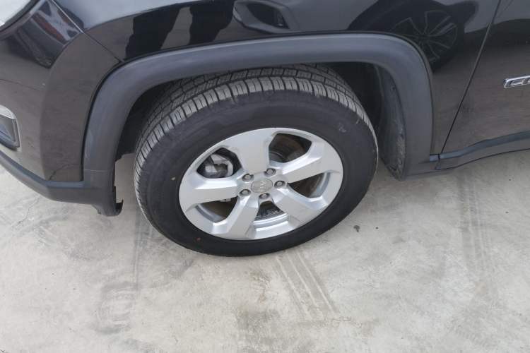 Used Jeep Compass 2019 220T Automatic Enjoyment Version Left Front Wheel Hub