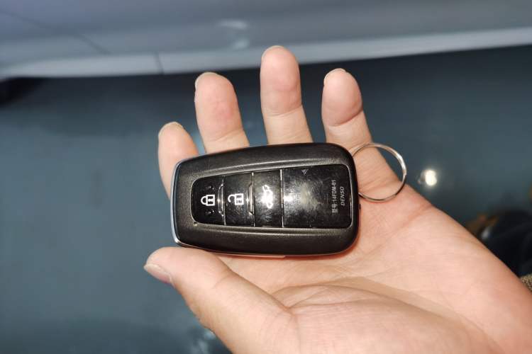 Used Toyota Highlander 2022 Dual-Engine 2.5L Four-Wheel Drive Prestige Version 7 Seats
