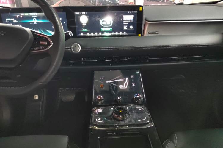 Used NETA U 2022 Zhi 400 Lithium-Nickel-Manganese-Cobalt Energy System