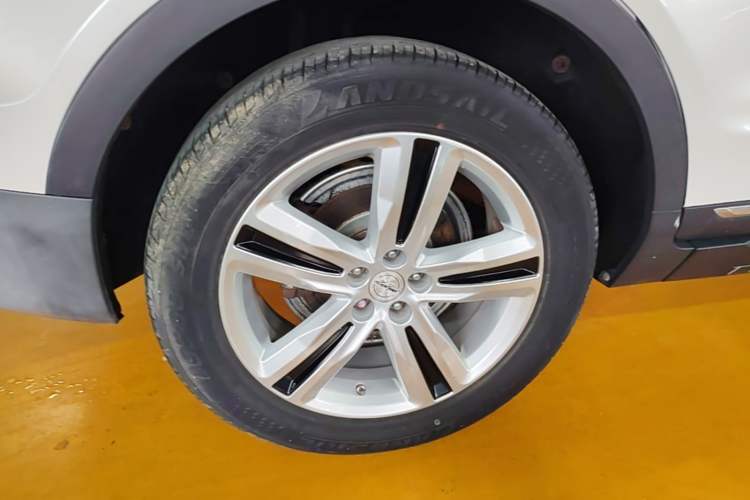 Used Zotye T700 2017 1.8T Dual-Clutch Luxury Model
