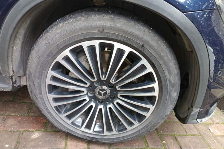 Used Mercedes-Benz GLC 2018 Facelifted GLC 260 4MATIC Dynamic Edition Right Front Wheel Hub