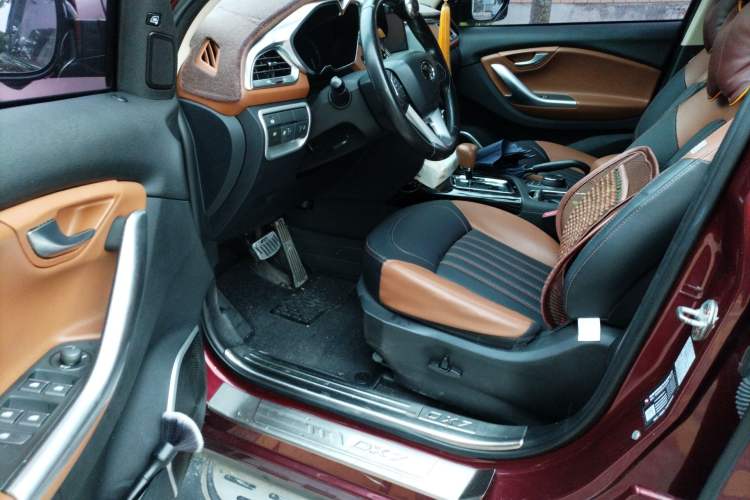 Used Soueast DX7 2015 1.5T Automatic Prestige Model