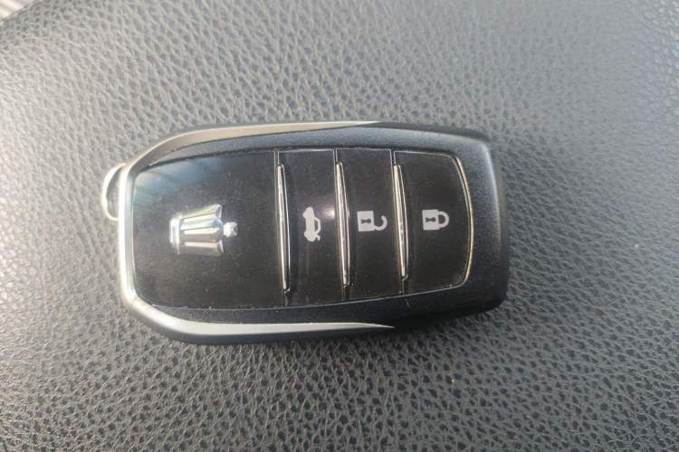 Used Toyota Crown 2015 2.0T Fashion Edition Vehicle Key