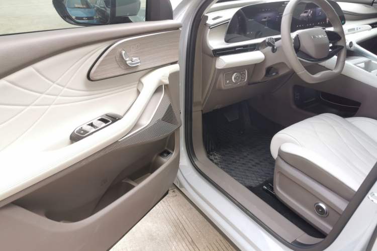 Used EXEED Stellar C-DM 2025 200 with Ultra-Long Range Pro All-Wheel Drive