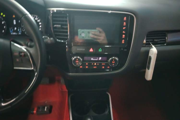 Used Mitsubishi Outlander 2019 2.0L Two-Wheel Drive Comfort Edition 5 Seats China VI Standard