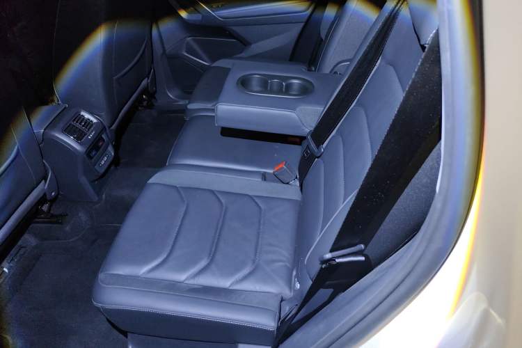 Used Volkswagen Tiguan L 2019 330TSI Automatic Two-Wheel Drive Smart Luxury Version China VI Standard