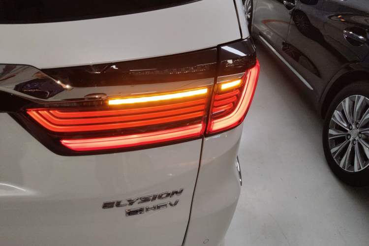 Used Honda Elysion 2022 2.0L eHEV Luxury Edition
