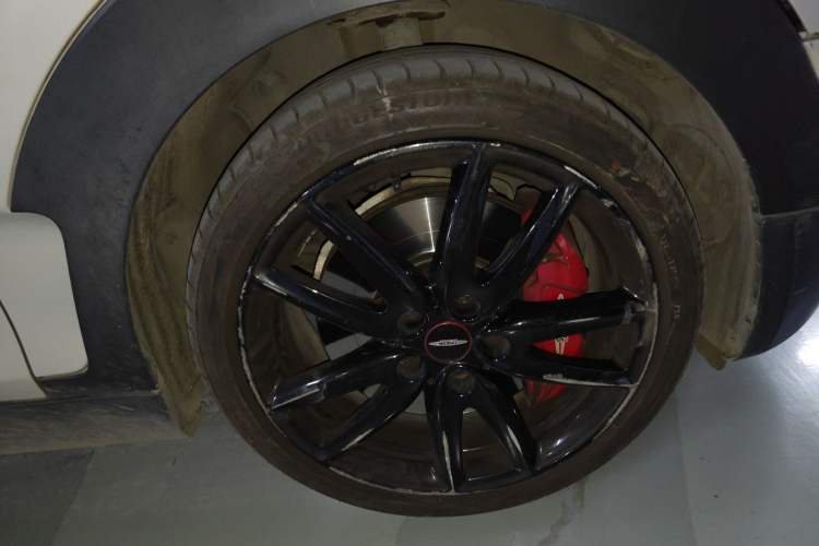 Used MINI JCW CLUBMAN 2017 2.0T JOHN COOPER WORKS Geek Right Front Wheel Hub