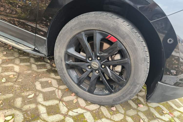 Used Chevrolet Equinox 2018 RS 550T Automatic All-Wheel-Drive Boundary Edition Right Front Wheel Hub