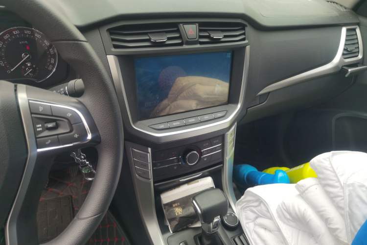 Used SAIC MAXUS T60 2017 2.0T Gasoline Automatic 4x4 High-Ride Elite Standard Cabin