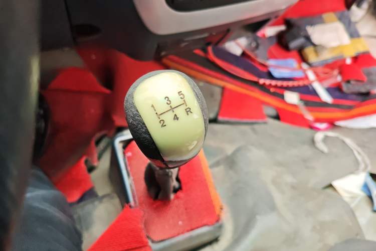 Used King Long Golden Way 2012 2.0L Passenger Version VVT Long-Wheelbase V20
