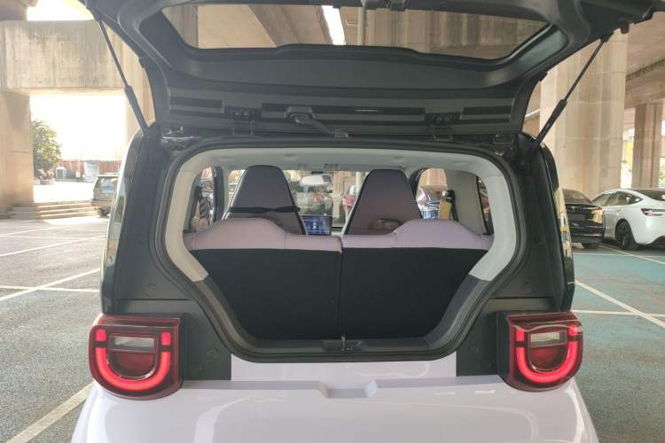 Used Chery QQ Ice Cream 2022 170km Sundae Phosphate Lithium-Ion