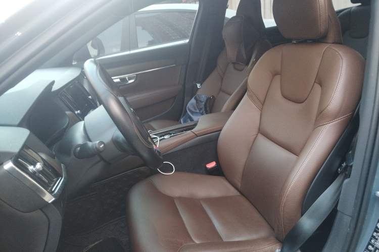 Used Volvo V90 2021 Cross Country B5 AWD Smart Range Edition Left Front Seat