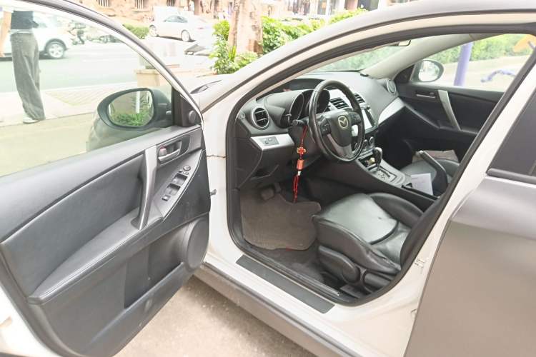 Used Mazda 3 2012 Hatchback 2.0L Automatic Luxury Model Driver Seat