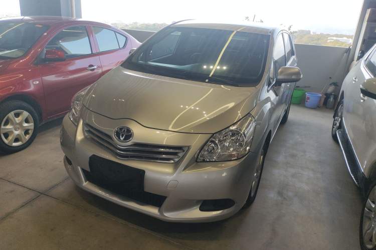 Used Toyota Verso 2014 Starlight 180E CVT Elite Edition