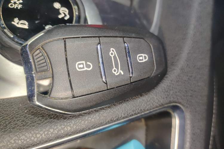 Used DS 6 2014 1.6T Luxury Edition THP200