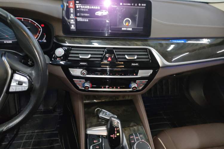 Used BMW 5 Series 2021 525Li Luxury Package