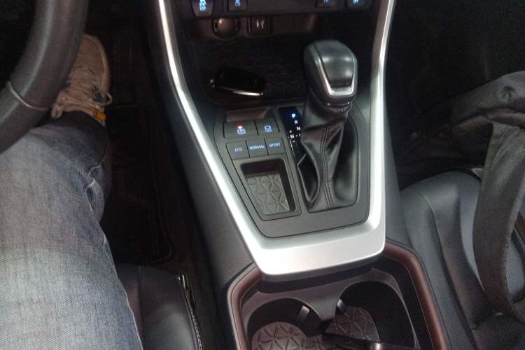 Used Toyota RAV4 2022 2.0L CVT Two-Wheel Drive Fashion Plus Edition