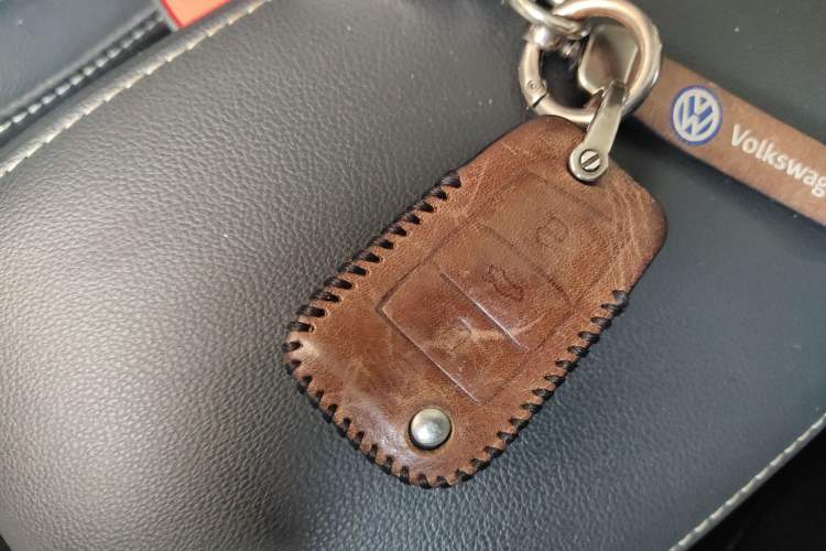 Used Volkswagen Tiguan L 2019 Updated Version 330TSI Automatic Two-Wheel Drive Panoramic Comfort Edition China VI Standard Vehicle Key