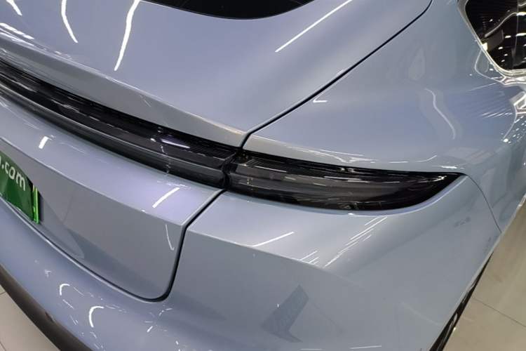 Used Nio ET5 2024 75 kWh Right Rear Taillight