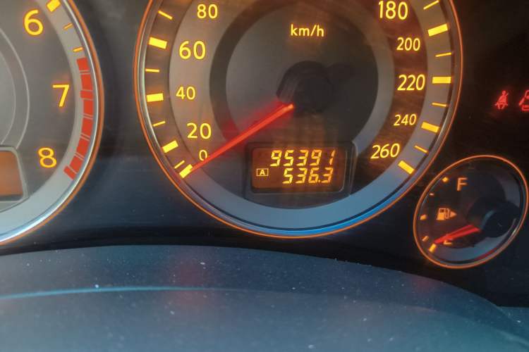 Used Infiniti FX 2007 FX35 Supreme Edition Odometer Close Up