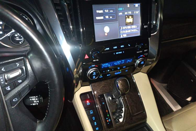 Used Toyota Alphard 2018 Revised Version 3.5L Premium Edition