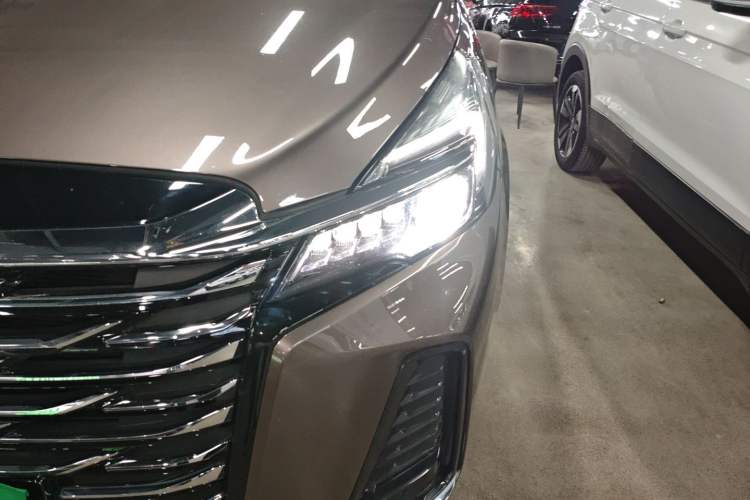 Used Buick GL8 2023 Land Executive Class Comfort Model Left Front Headlight