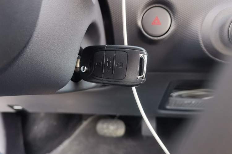 Used Wuling Zhiguang New Energy 2025 Standard Model Vehicle Key