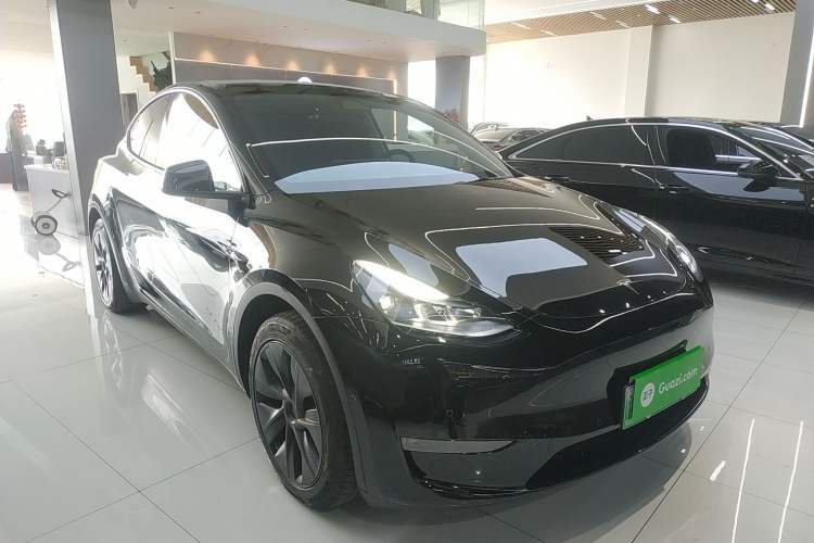 Used Tesla Model Y 2023 Long-Range All-Wheel-Drive Version
