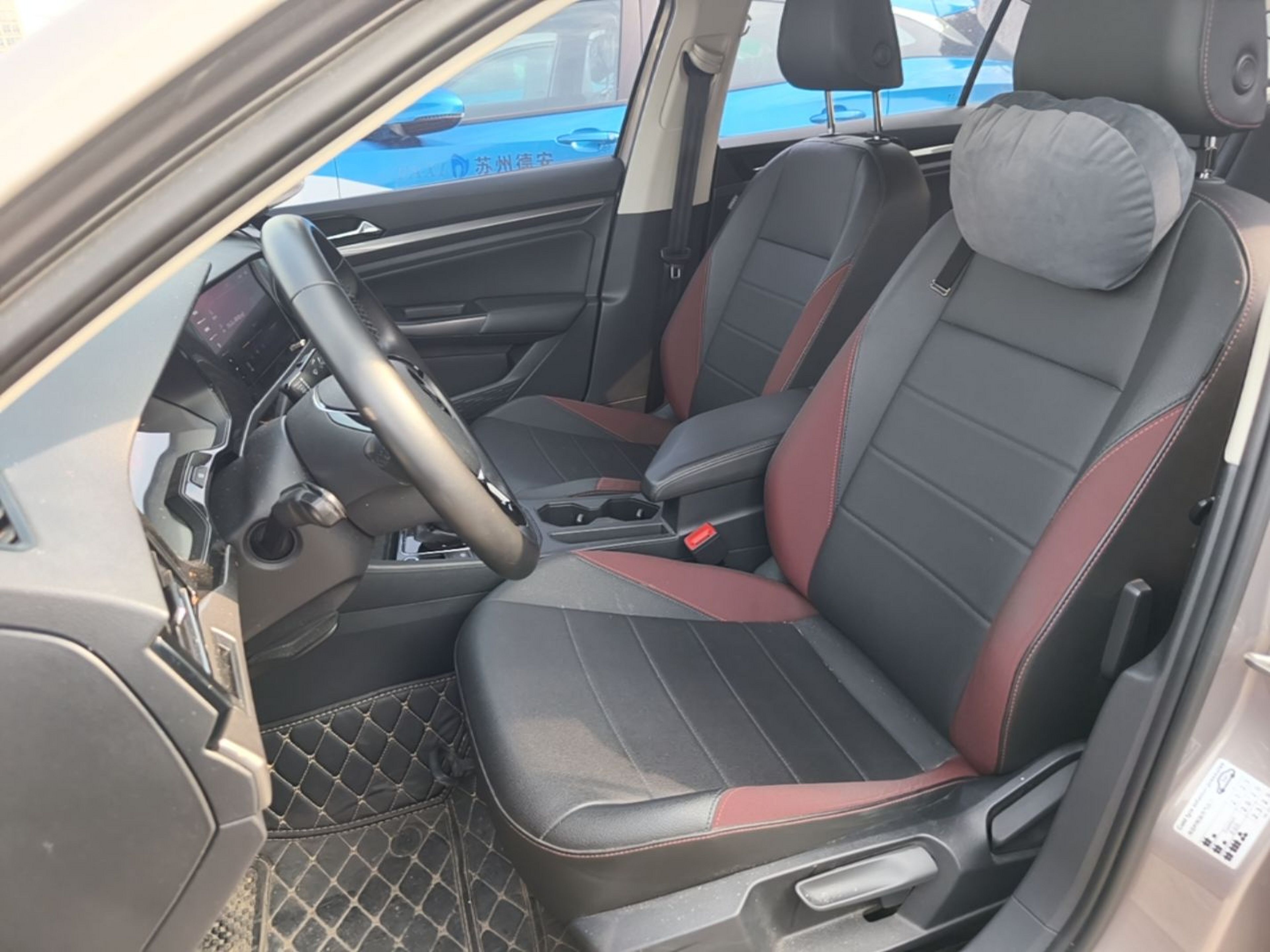 Interior delantero