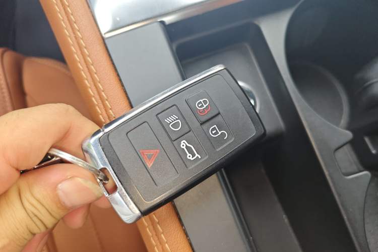 Used Jaguar F-PACE 2024 P250 R-Dynamic SE
