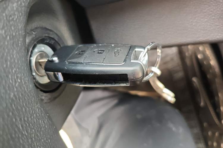 Used FORTHING Lingzhi 2023 M5 1.6L Practical Model 5 Seats