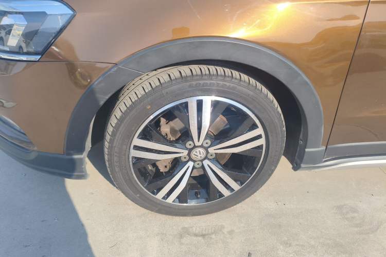 Used Volkswagen Cross Lavida 2017 230TSI DSG Luxury Edition