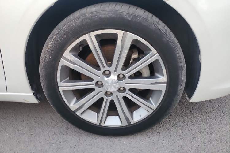 Used Peugeot 408 2018 Revised 350THP Automatic Luxury Edition Right Front Wheel Hub