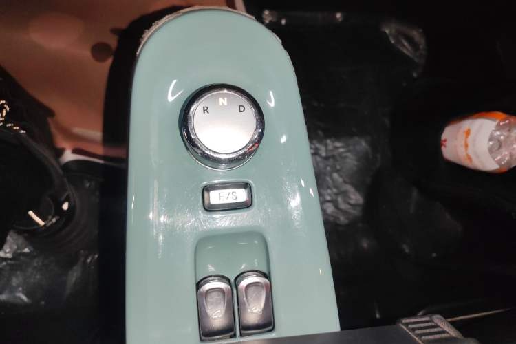 Used CHANGAN NEVO Lumin 2022 210km Sweet Edition Gear Lever