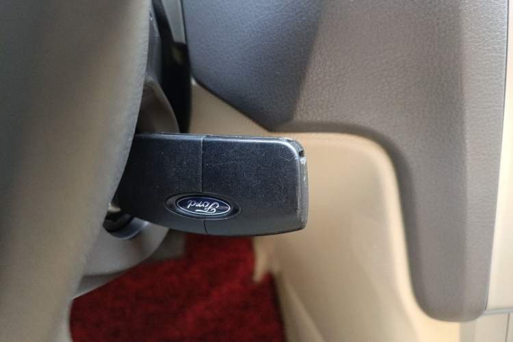 Used Ford Focus 2011 Hatchback 1.8L Automatic Fashion Edition
